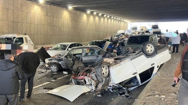 Ankara'da büyük zincirleme kaza:14 araç pert çok sayıda yaralı var!